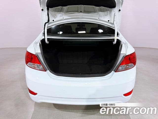 Hyundai Accent(новый кузов / новое поколение) Luxury, 2012 19