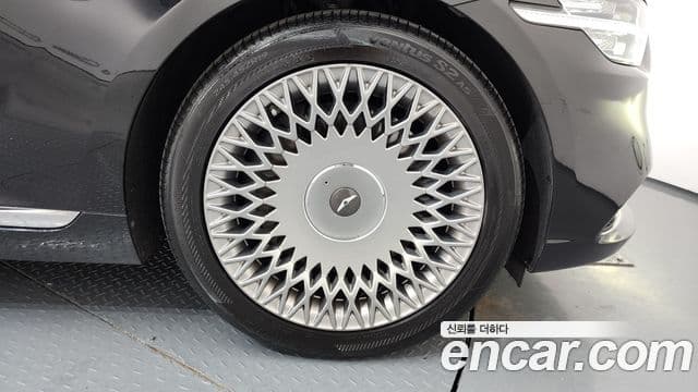 Genesis G90 Premium Luxury, 2019 все фото