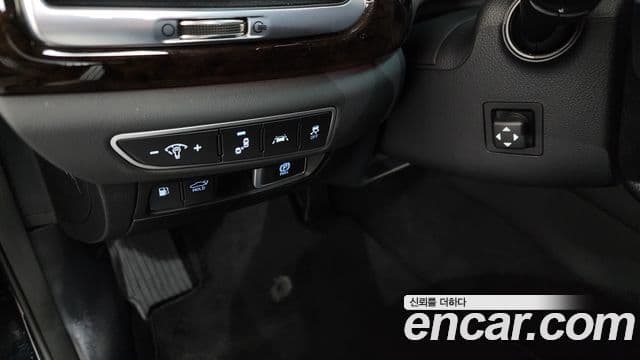 Genesis G90 Premium Luxury, 2019 14