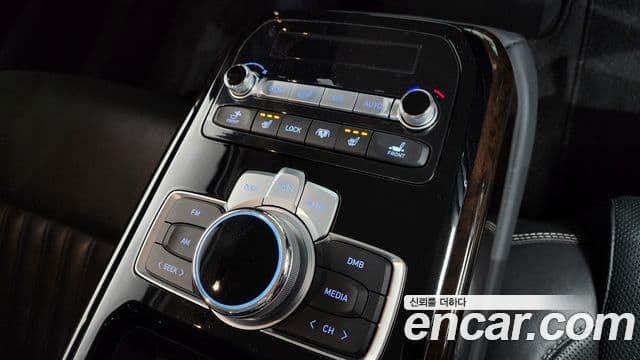 Genesis G90 Premium Luxury, 2019 18