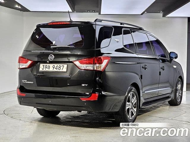 KG모빌리티(SsangYong) Korando 투리스모 4WD GT 9인승, 2015 4