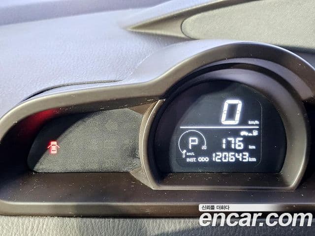 KG모빌리티(SsangYong) Korando 투리스모 4WD GT 9인승, 2015 7