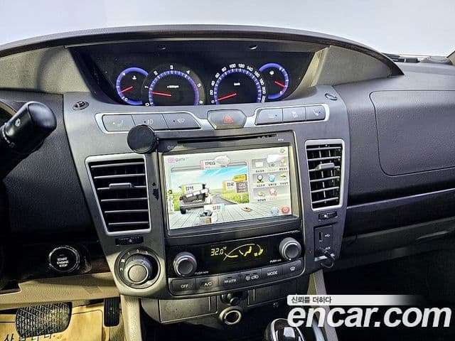 KG모빌리티(SsangYong) Korando 투리스모 4WD GT 9인승, 2015 16