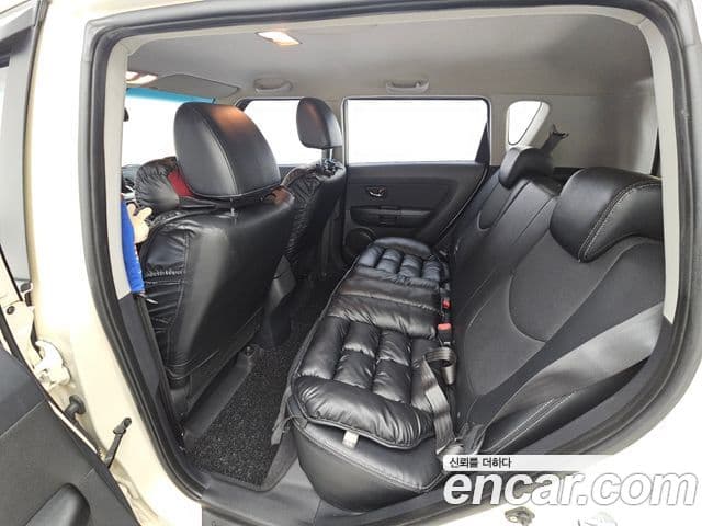 Kia Soul Safety, 2011 17