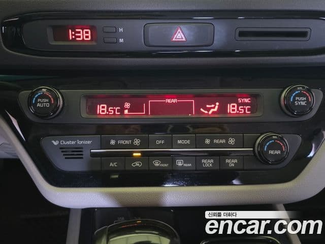 Kia All New Carnival Prestige, 2015 11