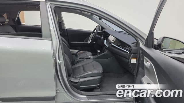 Kia The / новый New Niro Luxury, 2021 11