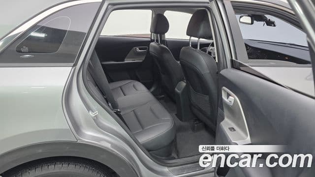 Kia The / новый New Niro Luxury, 2021 12