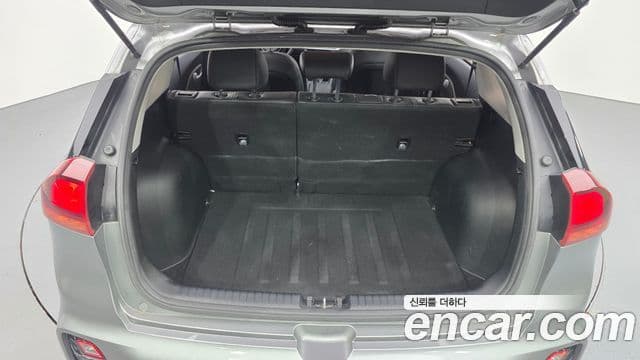 Kia The / новый New Niro Luxury, 2021 20