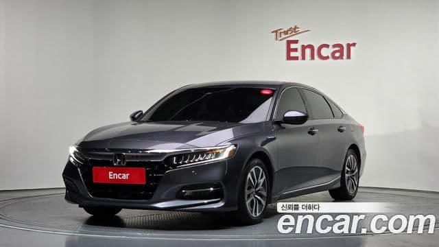 Honda Accord 10세대 2.0 гибрид Туринг (Touring), 2019 1