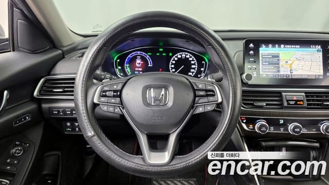 Honda Accord 10세대 2.0 гибрид Туринг (Touring), 2019 13