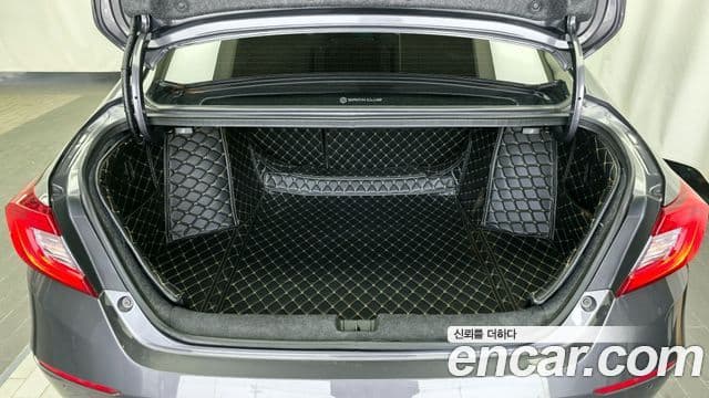 Honda Accord 10세대 2.0 гибрид Туринг (Touring), 2019 20