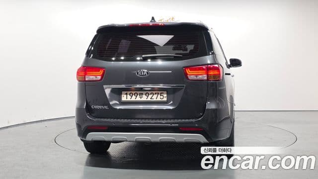 Kia All New Carnival Prestige, 2016 4