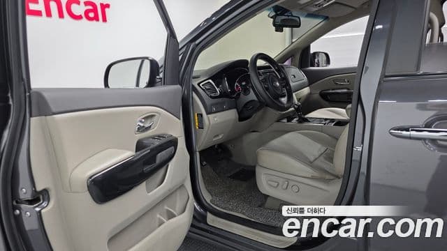 Kia All New Carnival Prestige, 2016 10
