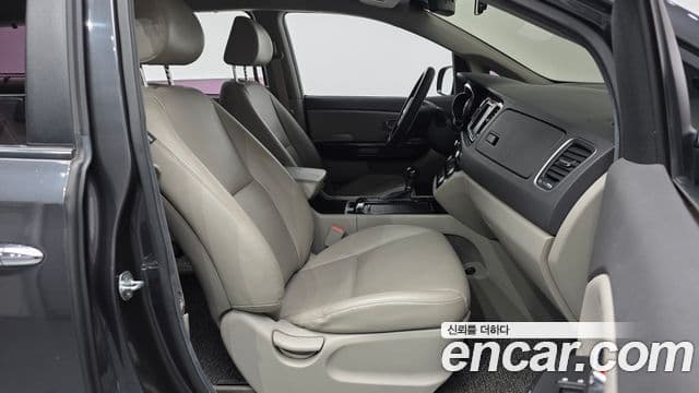 Kia All New Carnival Prestige, 2016 11