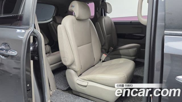 Kia All New Carnival Prestige, 2016 12