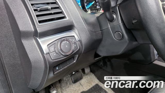 Ford Explorer 5세대, 2019 17