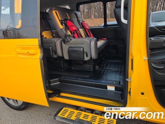 Hyundai Staria 15인승, 2023 16