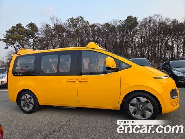 Hyundai Staria 15인승, 2023 17
