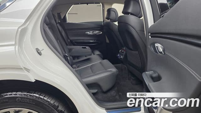 Genesis GV70, 2023 12