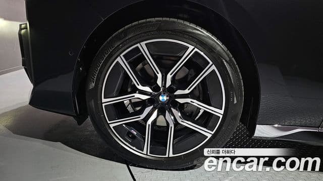 BMW 7시리즈 (G70) 740d xDrive M Sport, 2025 все фото