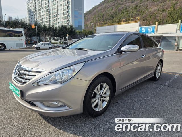 Hyundai YF Sonata люксовая версия, 2010 1