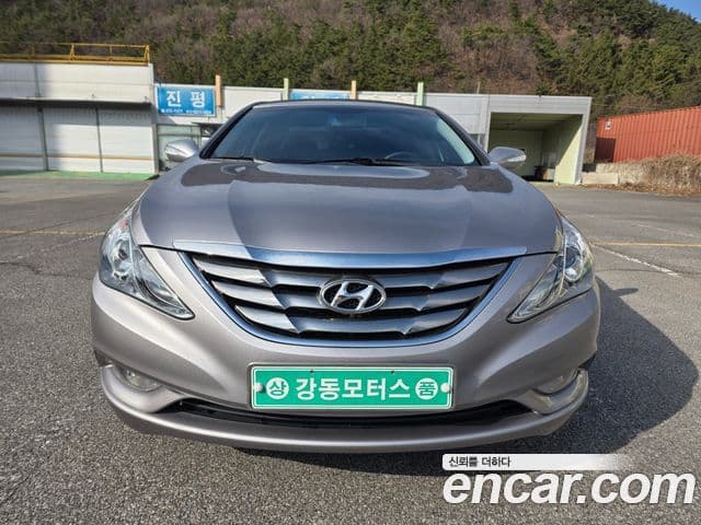 Hyundai YF Sonata люксовая версия, 2010 3