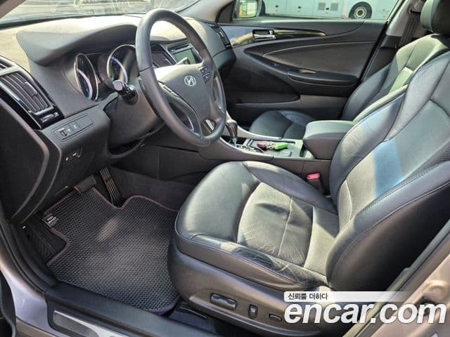 Hyundai YF Sonata люксовая версия, 2010 10