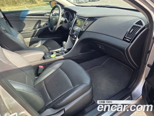 Hyundai YF Sonata люксовая версия, 2010 11