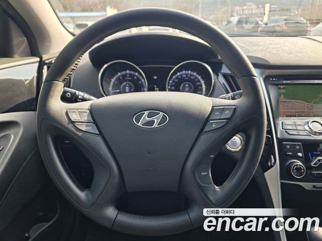 Hyundai YF Sonata люксовая версия, 2010 13