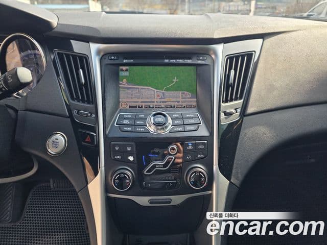 Hyundai YF Sonata люксовая версия, 2010 14