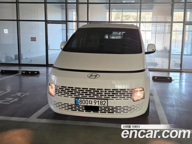 Hyundai Staria Modern, 2025 1
