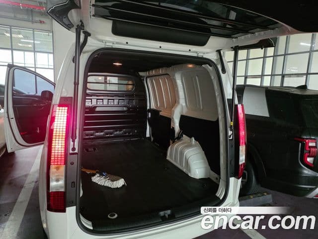 Hyundai Staria Modern, 2025 все фото