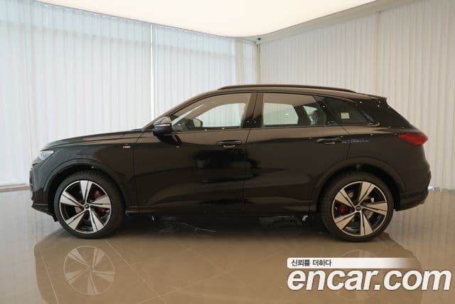 Audi Q5 (80A) 40 TDI Quattro S Line чёрный Edition, 2025 16