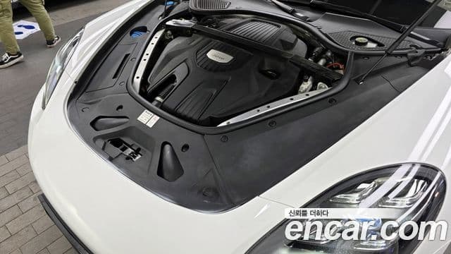 Porsche Panamera (971), 2019 6