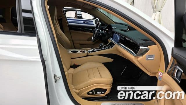 Porsche Panamera (971), 2019 11