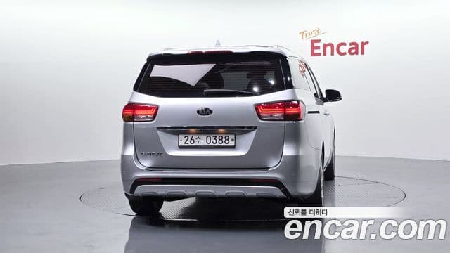 Kia All New Carnival Noblesse, 2017 4