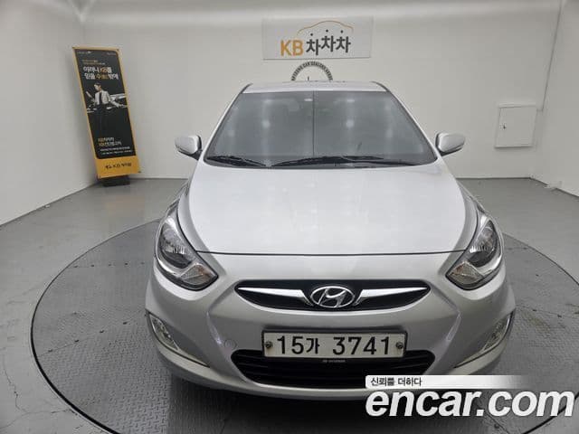 Hyundai Accent(новый кузов / новое поколение) 1.6 GDI top, 2012 3