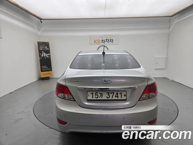 Hyundai Accent(новый кузов / новое поколение) 1.6 GDI top, 2012 4