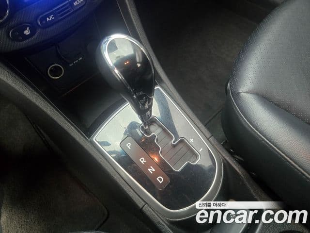 Hyundai Accent(новый кузов / новое поколение) 1.6 GDI top, 2012 9