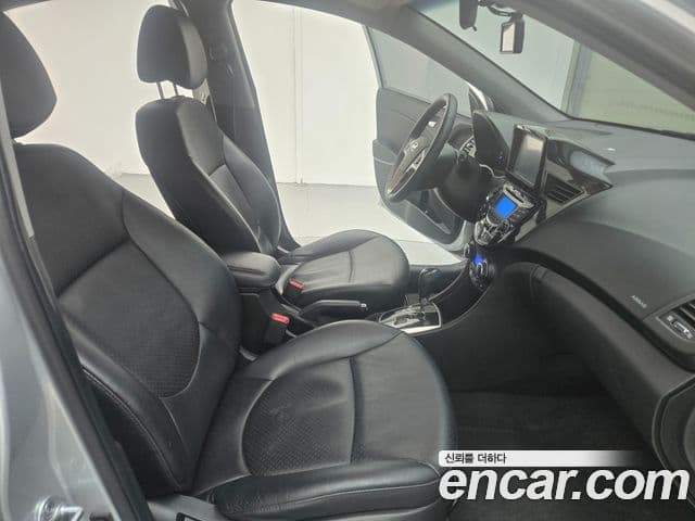 Hyundai Accent(новый кузов / новое поколение) 1.6 GDI top, 2012 11