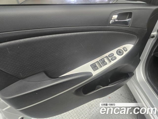 Hyundai Accent(новый кузов / новое поколение) 1.6 GDI top, 2012 17