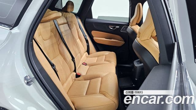 Volvo XC60 2세대 T8 Inscription, 2021 12
