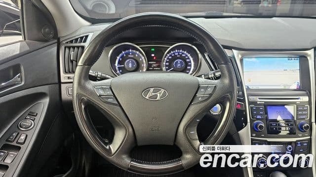 Hyundai YF Sonata LPI top, 2010 13