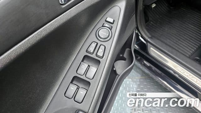 Hyundai YF Sonata LPI top, 2010 17