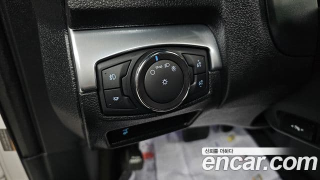 Ford Explorer 5세대, 2016 14