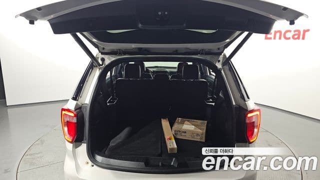 Ford Explorer 5세대, 2016 20