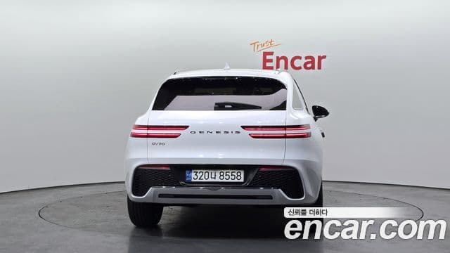 Genesis GV70, 2021 4