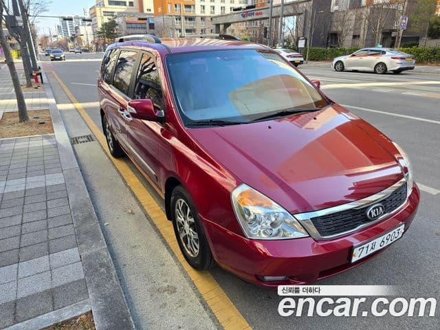 Kia Carnival R люксовая версия, 2014 3