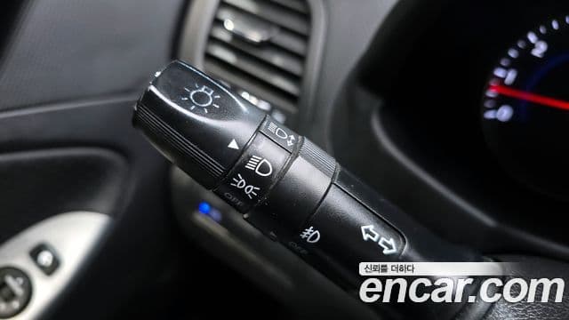 Hyundai Accent(новый кузов / новое поколение) Premier, 2012 18