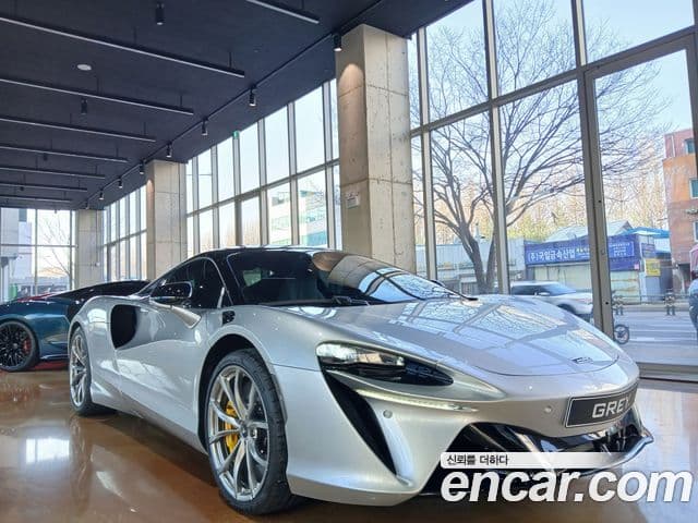 맥라렌 아투라 3.0 купе, 2023 2